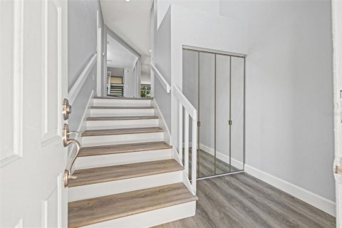 Снять в аренду таунхаус в Тиерра-Верде, Флорида 6 комнат, 275.92м2, № 1844456 - фото 3