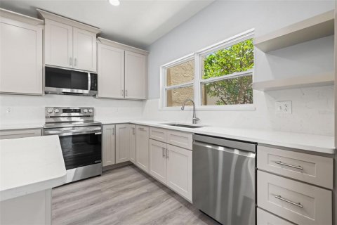 Снять в аренду таунхаус в Тиерра-Верде, Флорида 6 комнат, 275.92м2, № 1844456 - фото 8