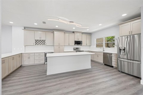 Снять в аренду таунхаус в Тиерра-Верде, Флорида 6 комнат, 275.92м2, № 1844456 - фото 5