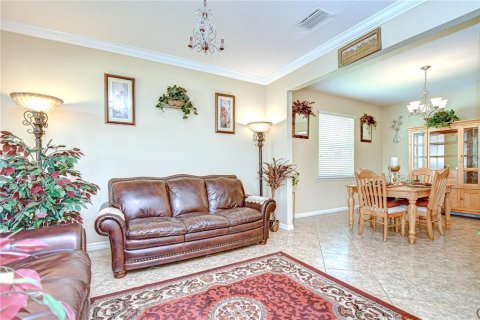 House in Land O' Lakes, Florida 4 bedrooms, 250.93 sq.m. № 1838358 - photo 8