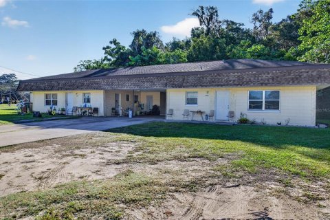 Commercial property in Ocala, Florida 12 bedrooms, 438.87 sq.m. № 2425403 - photo 2