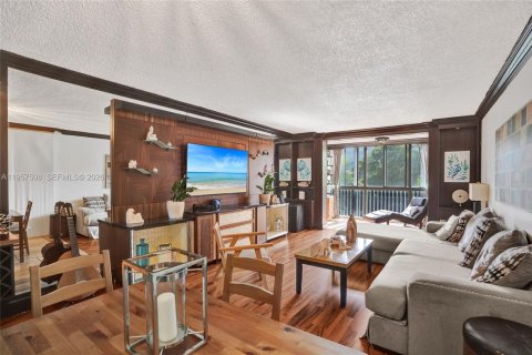Condominio en venta en Hallandale Beach, Florida, 1 dormitorio, 67.82 m2 № 2011468 - foto 10