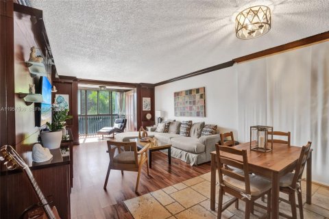 Condominio en venta en Hallandale Beach, Florida, 1 dormitorio, 67.82 m2 № 2011468 - foto 9