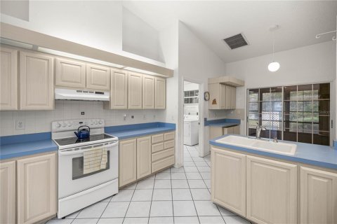 House in Ocala, Florida 3 bedrooms, 188.96 sq.m. № 1833429 - photo 7