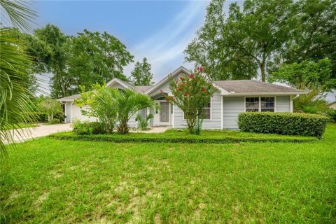 House in Ocala, Florida 3 bedrooms, 188.96 sq.m. № 1833429 - photo 1