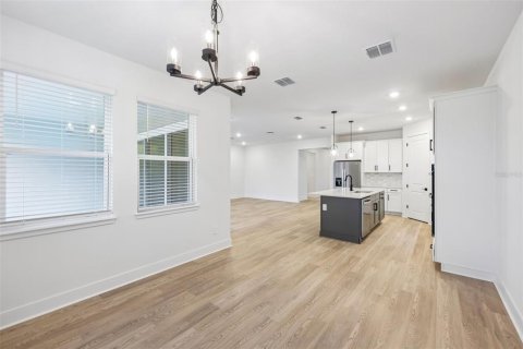 House in Ormond Beach, Florida 4 bedrooms, 231.05 sq.m. № 2111006 - photo 12