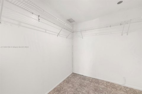 Condominio en venta en North Miami Beach, Florida, 3 dormitorios, 186.55 m2 № 830088 - foto 20