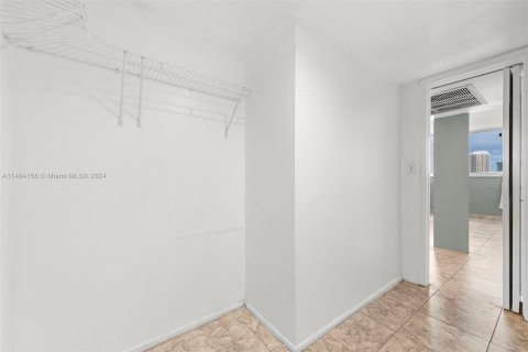 Condominio en venta en North Miami Beach, Florida, 3 dormitorios, 186.55 m2 № 830088 - foto 21