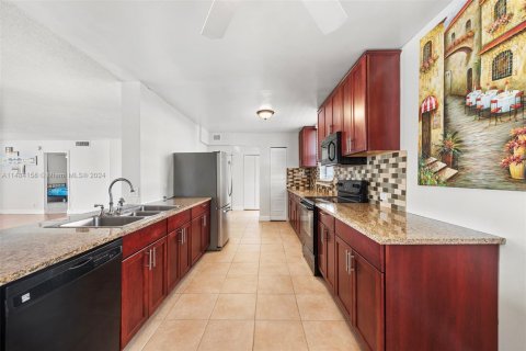 Condominio en venta en North Miami Beach, Florida, 3 dormitorios, 186.55 m2 № 830088 - foto 10