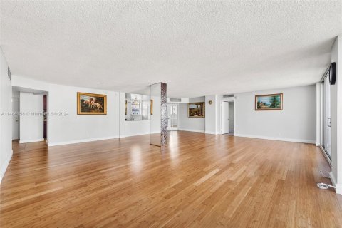 Condominio en venta en North Miami Beach, Florida, 3 dormitorios, 186.55 m2 № 830088 - foto 5