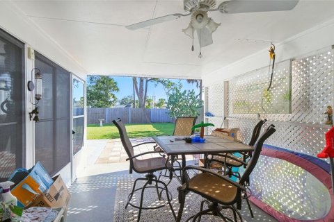 Villa ou maison à vendre à North Port, Floride: 2 chambres, 98.76 m2 № 1903119 - photo 29