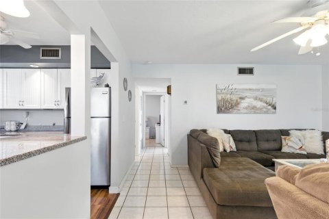 Villa ou maison à vendre à North Port, Floride: 2 chambres, 98.76 m2 № 1903119 - photo 6