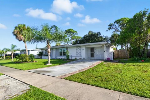 Villa ou maison à vendre à North Port, Floride: 2 chambres, 98.76 m2 № 1903119 - photo 4