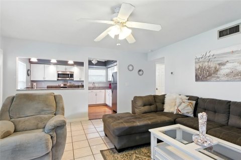 Villa ou maison à vendre à North Port, Floride: 2 chambres, 98.76 m2 № 1903119 - photo 9
