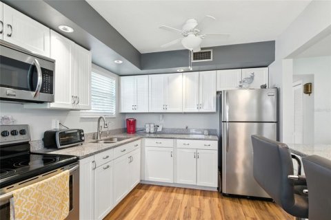 Villa ou maison à vendre à North Port, Floride: 2 chambres, 98.76 m2 № 1903119 - photo 14