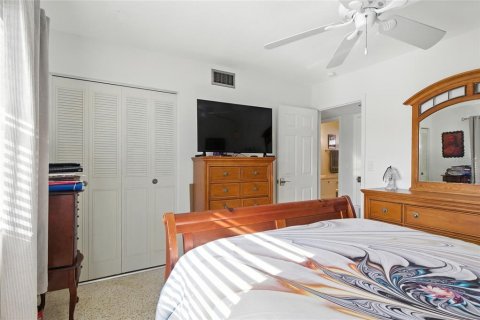 Villa ou maison à vendre à North Port, Floride: 2 chambres, 98.76 m2 № 1903119 - photo 17
