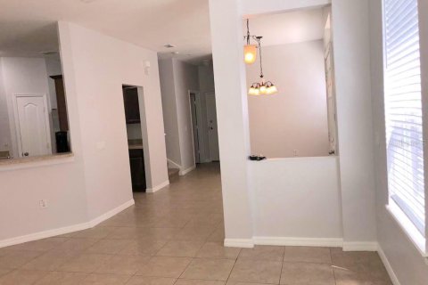 Copropriété à louer à Orlando, Floride: 3 chambres, 157.84 m2 № 2419275 - photo 4