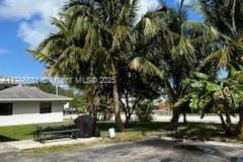 Propiedad comercial en venta en Oakland Park, Florida, 358.42 m2 № 1715816 - foto 7