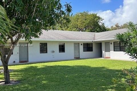 Propiedad comercial en venta en Oakland Park, Florida, 358.42 m2 № 1715816 - foto 1