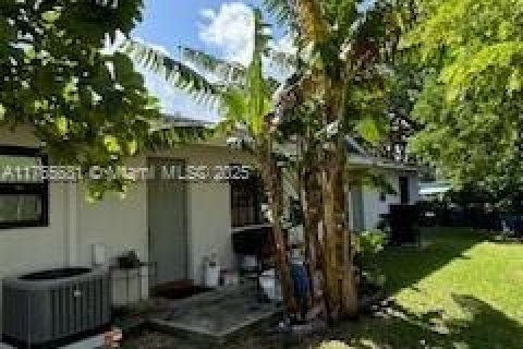 Propiedad comercial en venta en Oakland Park, Florida, 358.42 m2 № 1715816 - foto 6