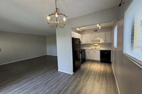 Condo à Orlando, Floride, 2 chambres  № 2121195
