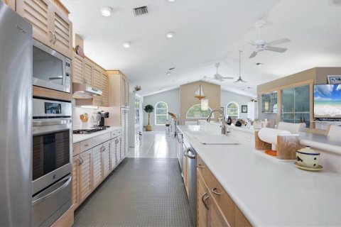House in Englewood, Florida 4 bedrooms, 316.8 sq.m. № 2259220 - photo 18