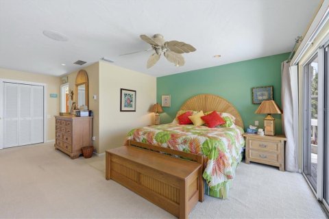 House in Englewood, Florida 4 bedrooms, 316.8 sq.m. № 2259220 - photo 24