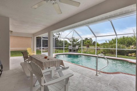 House in Rotonda, Florida 3 bedrooms, 180.51 sq.m. № 2200995 - photo 22