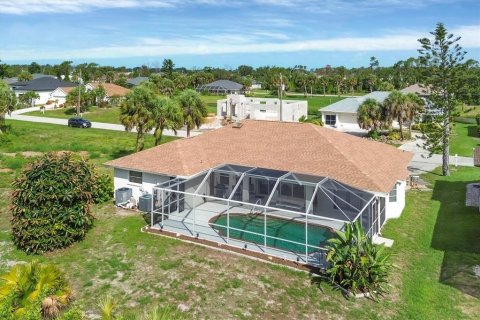 House in Rotonda, Florida 3 bedrooms, 180.51 sq.m. № 2200995 - photo 28