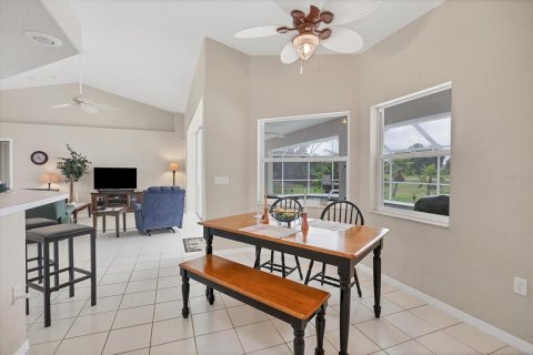 House in Rotonda, Florida 3 bedrooms, 180.51 sq.m. № 2200995 - photo 12