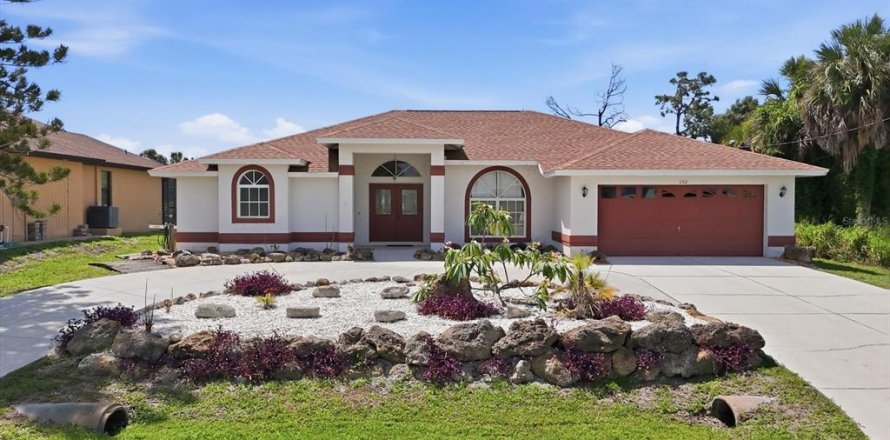 House in Rotonda, Florida 3 bedrooms, 180.51 sq.m. № 2200995
