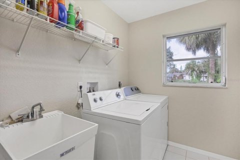 House in Rotonda, Florida 3 bedrooms, 180.51 sq.m. № 2200995 - photo 20