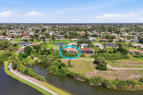 House in Rotonda, Florida 3 bedrooms, 180.51 sq.m. № 2200995 - photo 30