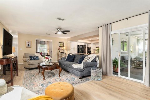 Villa ou maison à vendre à Brandon, Floride: 3 chambres, 171.5 m2 № 1677584 - photo 7