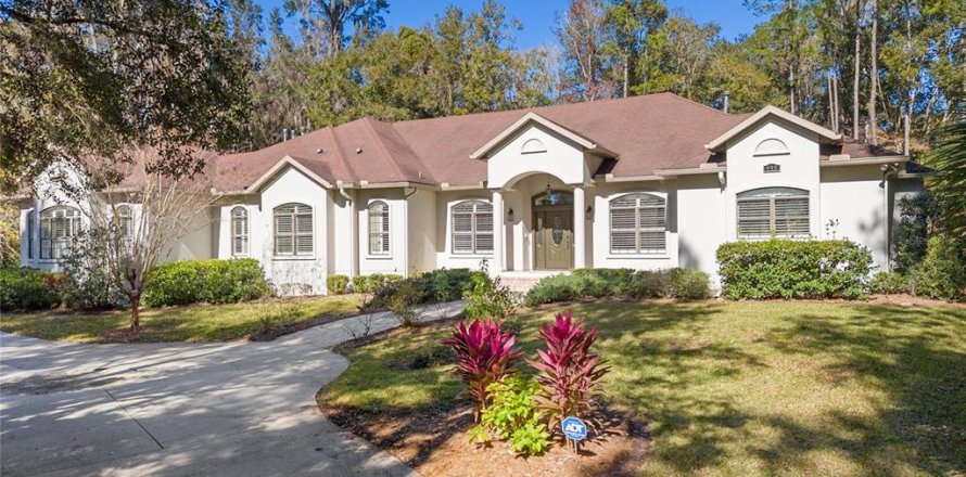 Casa en Ocala, Florida 5 dormitorios, 379.32 m2 № 1532339