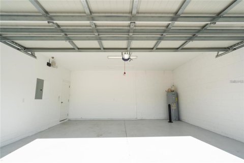 House in Haines City, Florida 3 bedrooms, 143.81 sq.m. № 1909190 - photo 16