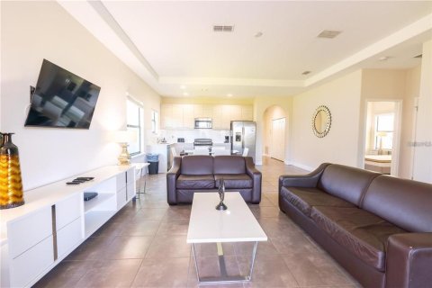 House in Haines City, Florida 3 bedrooms, 143.81 sq.m. № 1909190 - photo 7