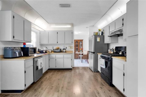 Купить виллу или дом в Санрайз, Флорида 4 спальни, 174.1м2, № 1987731 - фото 9