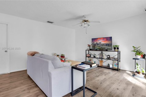 Купить виллу или дом в Санрайз, Флорида 4 спальни, 174.1м2, № 1987731 - фото 11