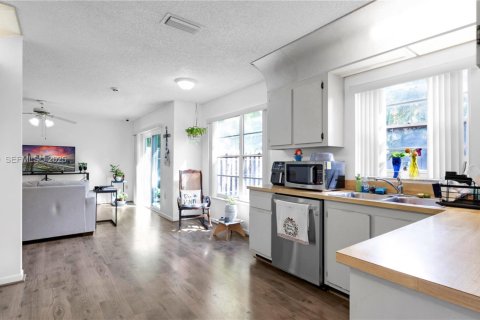 Купить виллу или дом в Санрайз, Флорида 4 спальни, 174.1м2, № 1987731 - фото 8