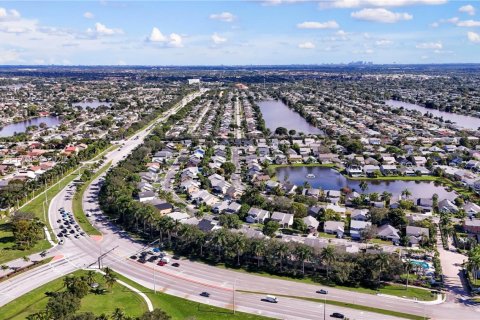 Купить виллу или дом в Санрайз, Флорида 4 спальни, 174.1м2, № 1987731 - фото 30