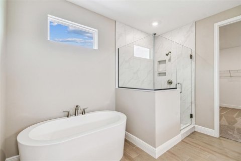 Casa en venta en Zephyrhills, Florida, 5 dormitorios, 319.58 m2 № 1904928 - foto 11