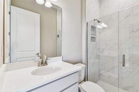 Casa en venta en Zephyrhills, Florida, 5 dormitorios, 319.58 m2 № 1904928 - foto 8