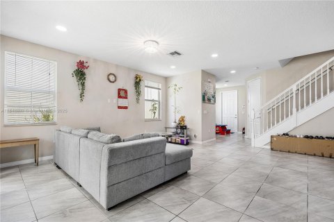 Купить виллу или дом в Дейви, Флорида 4 спальни, 222.97м2, № 2022330 - фото 8