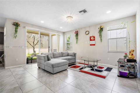 Купить виллу или дом в Дейви, Флорида 4 спальни, 222.97м2, № 2022330 - фото 9