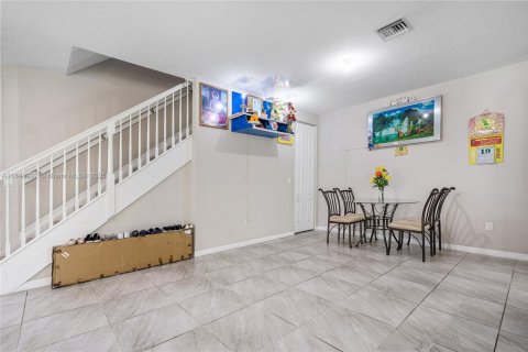 Купить виллу или дом в Дейви, Флорида 4 спальни, 222.97м2, № 2022330 - фото 11