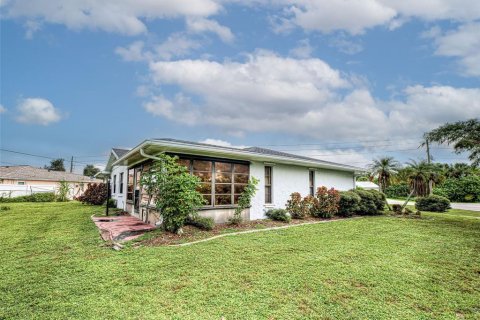 Casa en venta en Port Charlotte, Florida, 3 dormitorios, 162.11 m2 № 2210425 - foto 6