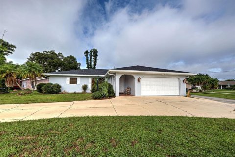 Casa en venta en Port Charlotte, Florida, 3 dormitorios, 162.11 m2 № 2210425 - foto 10