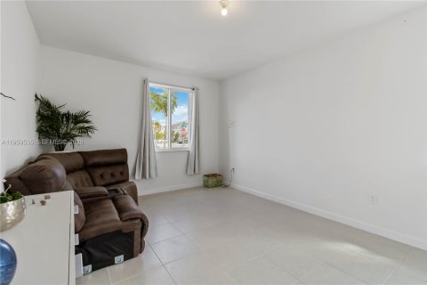 Снять в аренду таунхаус в Хомстед, Флорида 4 спальни, 166.3м2, № 2018168 - фото 8