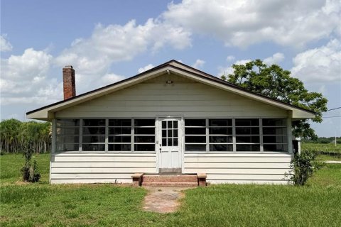 House in Wimauma, Florida 2 bedrooms, 139.73 sq.m. № 2201722
